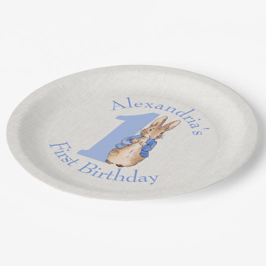 Personalisieren Peter das Kaninchen Erster Geburts Pappteller (Schrägansicht)