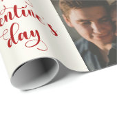 Personalisieren Sie 10 Fotos Happy Valentine Day R Geschenkpapier (Rolleneckpunkt)