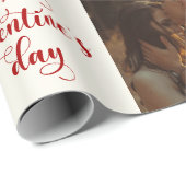Personalisieren Sie 10 Fotos Happy Valentine Day R Geschenkpapier (Rolleneckpunkt)