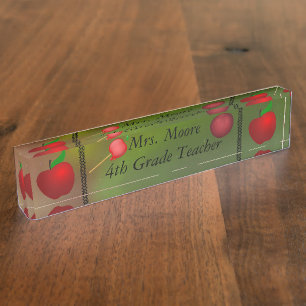 Personalisieren Sie Apple Name Lehrer Klasse Auror Namensplakette