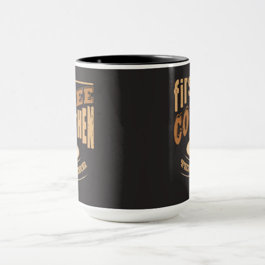 Personalisieren Sie den lustigen ersten Kaffee dan Tasse (Zentrum)