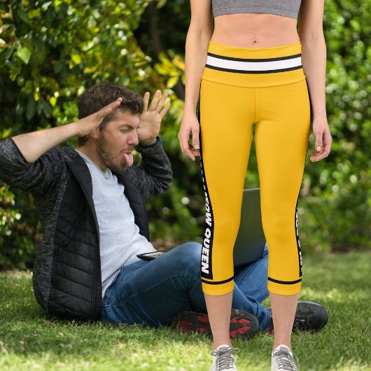 Personalisieren Sie den Namen des Schwarz-weißen K Capri Leggings