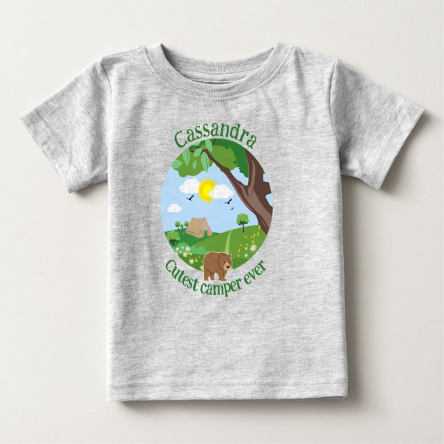 Personalisieren Sie den niedlichsten Camper aller  Baby T-shirt (Vorderseite)
