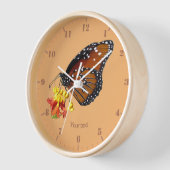 Personalisieren Sie den Schmetterling der Königin Uhr (Winkel)