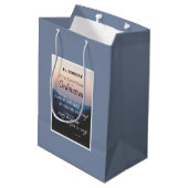 Personalisieren Sie die Glückwunsch der Ordination Mittlere Geschenktüte (Rückseite Schrägansicht)