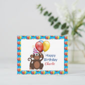 Personalisieren Sie Happy Birthday Monkey und Ball Postkarte (Stehend Vorderseite)