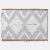 Personalisieren Sie Ihr Beach House Gray Zig Zag Decke (Vorderseite)