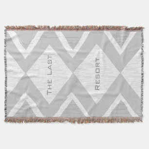 Personalisieren Sie Ihr Beach House Gray Zig Zag Decke