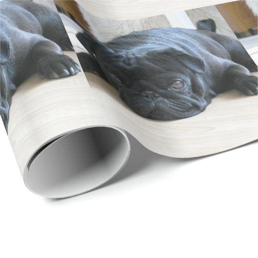 Personalisieren Sie niedlichen schwarzen Mops Welp Geschenkpapier (Rolleneckpunkt)