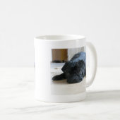Personalisieren Sie niedlichen schwarzen Mops Welp Kaffeetasse (VorderseiteRechts)