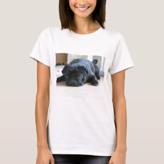 Personalisieren Sie niedlichen schwarzen Mops Welp T-Shirt