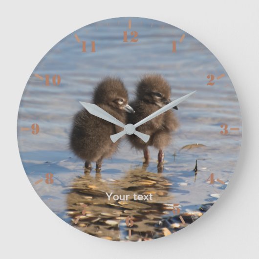 Personalisieren Sie zwei Küken von Limpkin Große Wanduhr (Vorderseite)