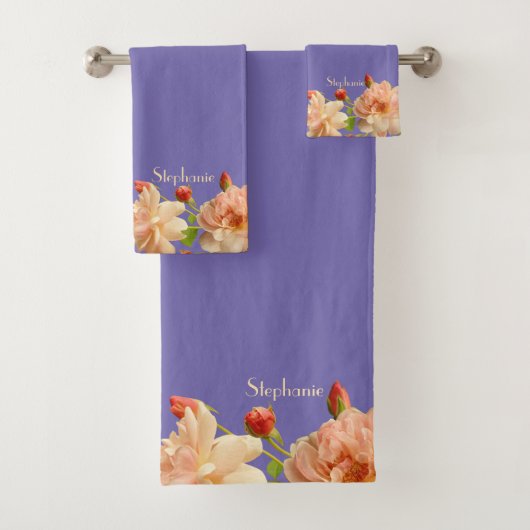 Personalisieren von Rose Buds Periwinkle Hintergru Badhandtuch Set (Insitu)