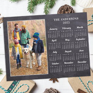 Personalisiert 2025 Rustic Chalkboard Foto Calenda Feiertagspostkarte