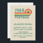 Personalisiert 40 Vintages Party Einladung<br><div class="desc">Mit dieser limitierten Auflage,  erstklassiger Qualität und einem einzigartigen Vintag aussehenden Geburtstagsbild mit cooler Typografie verleihen Sie dieser Serie etwas Originalität. Es ist eine großartige Geschenkidee für Männer,  Frauen,  Ehemänner,  Ehefrauen,  Freundinnen und Freunde,  die dieses einmalige Kunstwerk zu schätzen wissen.</div>