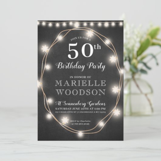 Personalisiert 50. Geburtstag Schwarz-weiß Einladung (Stehend Vorderseite)