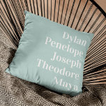 Personalisiert 5 Name Familie Kissen<br><div class="desc">Suchen Sie eine schöne Möglichkeit, Ihre Familie nah behalten? Unser Personalisiertes Keepake Kissen ist der ideale Weg genau das zu tun! Dieses stilvolle und gemütliche Kissen mit den Namen von Ihnen und Ihrer Familie - ob es Ihr Ehemann, Ihre Ehefrau, Ihre Kinder oder sogar Ihre Haustiere sind - ist auf...</div>