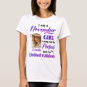 Personalisiert bin ich ein November-Mädchen mit Cu T-Shirt