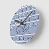 Personalisiert Blue White Nautic Anchors Runde Wanduhr (Winkel)
