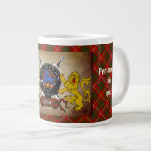 Personalisiert Bruce Clan Abzeichen & Tartan Jumbo-Tasse (Vorderseite Rechts)