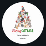 Personalisiert Cat Christmas Tree Cat Lover Runder Aufkleber<br><div class="desc">Ein lustiger Weihnachtsaufkleber für den Katzenliebhaber. Frohe Catmus Weihnachtsbaum gefüllt mit Katzen! Personalisieren Sie den Text,  um zu sagen,  was Sie wollen.</div>