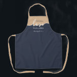 Personalisiert Challah ist Liebe, die essbar gemac Schürze<br><div class="desc">Challah ist Liebe, die essbar gemacht wurde. NAVY & TAN. Sauberes, modernes Skriptdesign. Ihre hausgemachte Challah ist ein rahmenwürdiges Kunstwerk, unterschreibt ihr Meisterwerk mit einem blüh mit dieser dezenten, klassischen ALL-OVER PRINT SCHÜRZE. Koordiniert mit unserem passenden Challah Teig Cover, den Sie hier finden können: https://www.zazzle.com/collections/coordinated_apron_sets-119984004460509285 ÜBER UNSERE CHALLAH DOUGH COVERS:...</div>