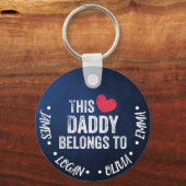 Personalisiert Dieser Papa gehört Individuellen Na Schlüsselanhänger (Vorderseite)