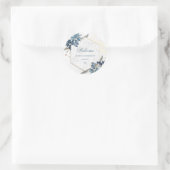 Personalisiert Dusty Blue Floral Wreath Wedding Runder Aufkleber (Tasche)