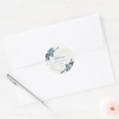 Personalisiert Dusty Blue Floral Wreath Wedding Runder Aufkleber (Umschlag)