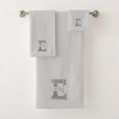 Personalisiert E Initial Silver Monogram Ihr Name Badhandtuch Set (Insitu)