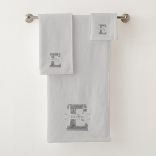 Personalisiert E Initial Silver Monogram Ihr Name Badhandtuch Set (Insitu)