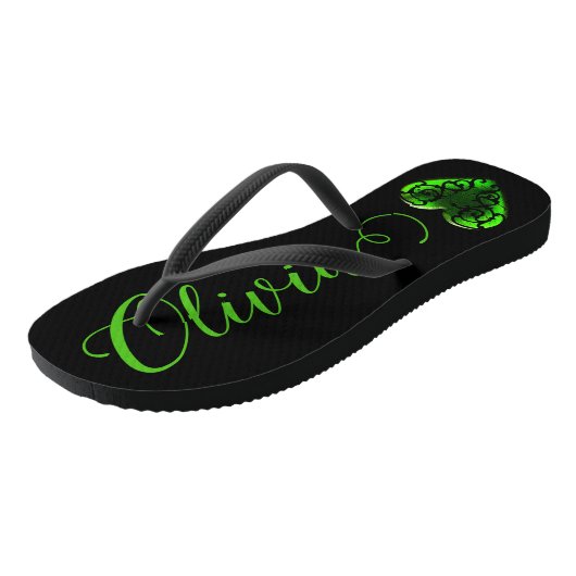 Personalisiert Filigree Goth Green Heart Badesandalen (Schrägansicht)