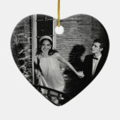 Personalisiert First Christmas Verheiratetes Foto Keramik Ornament (Hinten)