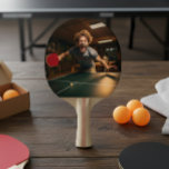 Personalisiert Foto Sport Gamer Tischtennis Schläger<br><div class="desc">Dieses Design wurde mithilfe von digitaler Kunst erstellt und kann in dem Bereich personalisiert sein, der zur Verfügung gestellt wird, oder indem Sie den Klick wählen, um weitere Optionen anzupassen und den Namen, die Initialen oder die Wörter zu ändern. Sie können auch die Textfarbe und den Textstil ändern oder den...</div>