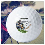 Personalisiert Funny Novelty Name Gorilla Golfball<br><div class="desc">Personalisierte lustige Erinnerung der alten Gorilla Story - stellen Sie sich das mal vor - der Gorilla trifft phantastische Aufnahmen auf dem Fairway, aber dann tut, was er am besten kennt - und trifft auf den gleichen Schlag über das Grün. Wenn Sie besondere Wünsche haben, senden Sie uns einfach einen...</div>