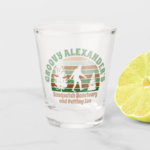 Personalisiert Funny Sasquatch Sanctuary Schnapsglas