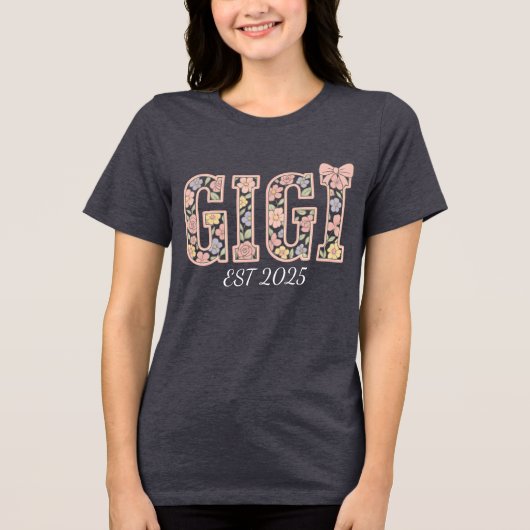 Personalisiert Gigi Est 2025 Tri-Blend Shirt (Vorderseite)