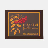 Personalisiert Golden Blätter Rote Berries Fall Fußmatte (Vorderseite)