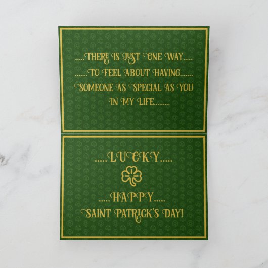 Personalisiert Golden Kleeblatt St. Patrick's Day Karte (Innenseite)