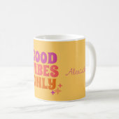 Personalisiert Good Vibes Yellow Kaffeetasse (VorderseiteRechts)