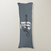 Personalisiert-Grau-Weiß-Monogramm Seitenschläferkissen (Vorderseite Vertikal)