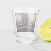 Personalisiert Happy Birthday Celebration - Lila Schnapsglas (Rückseite)