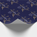 Personalisiert HAPPY HANUKKAH Geschenkpapier<br><div class="desc">Stilvolles Blau und Gold personalisierte HAPPY HANUKKAH Packpapier, um Ihrer Familie und Freunden ein Happy Hanukkah wünschen. Das Design zeigt Text, der HAPPY HANUKKAH in weißer Typografie in der Mitte sagt, mit PEACE, LIEBE & JOY in goldfarbener Typografie in einer Ecke, und auch in HEBREW in der anderen Ecke geschrieben....</div>