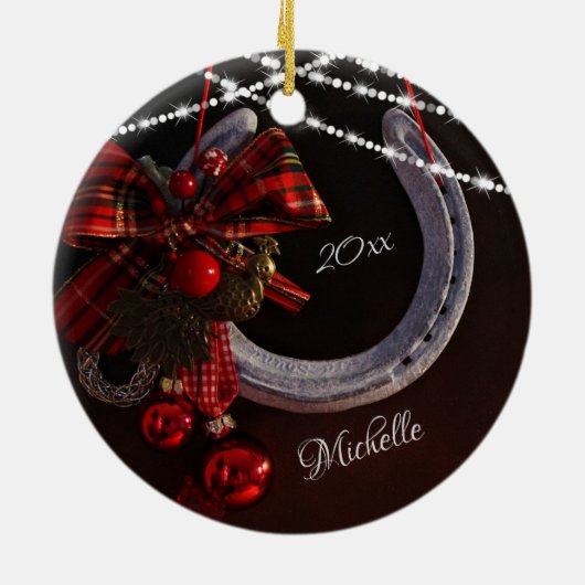 Personalisiert Happy Holidays Horseshoe Weihnachte Keramik Ornament (Hinten)