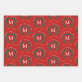 Personalisiert Happy Holidays Red Monogram Wreath Geschenkpapier Set (Vorderseite)