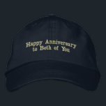 Personalisiert Happy Jubiläum zu euch beiden Hut<br><div class="desc">Die Baumwollkappe der Marine enthält die herzliche Nachricht "Happy Jubiläum für euch beide" und ist damit ein nachdenkliches Geschenk für Paare, die ihren besonderen Tag feiern. Der Text ist schön bestickt für ein Premium-Look und Gefühl. Die Kappe ist für Komfort mit einem verstellbaren Gurtband konzipiert und sorgt für eine perfekte...</div>