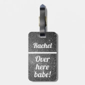 Personalisiert hier drüben Babe | Funny Luggage Ta Gepäckanhänger (Rückseite vertikal)