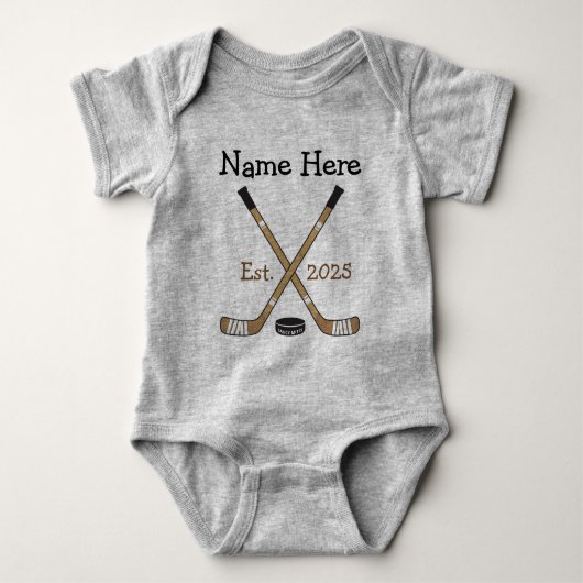 Personalisiert Hockey Baby Name Geburtsjahr Gebore Baby Strampler (Vorderseite)