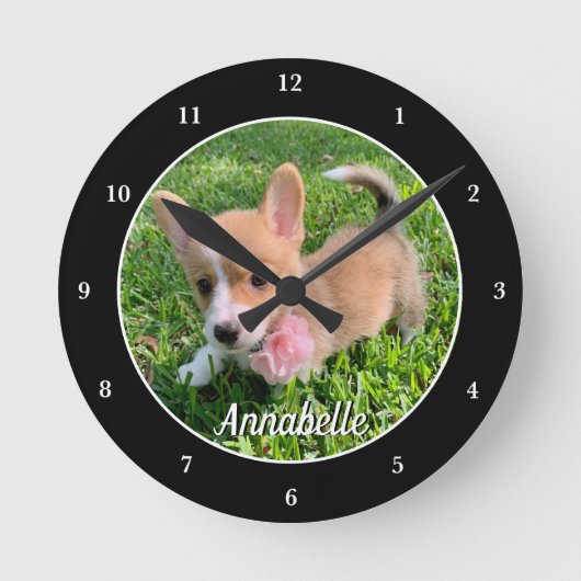 Personalisiert Hunde Foto Monogram Moderner Hausbe Runde Wanduhr (Vorderseite)
