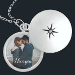 Personalisiert I Liebe, dass Sie Foto Medaillon<br><div class="desc">Sagen Sie,  ich Liebe Sie mit diesem Sake-Depot und personalisieren Sie es mit einem Foto und besondere Nachricht. Um den Schriftart Stil anpassen weiter,  lass mir wissen,  wenn Sie Hilfe benötigen.</div>